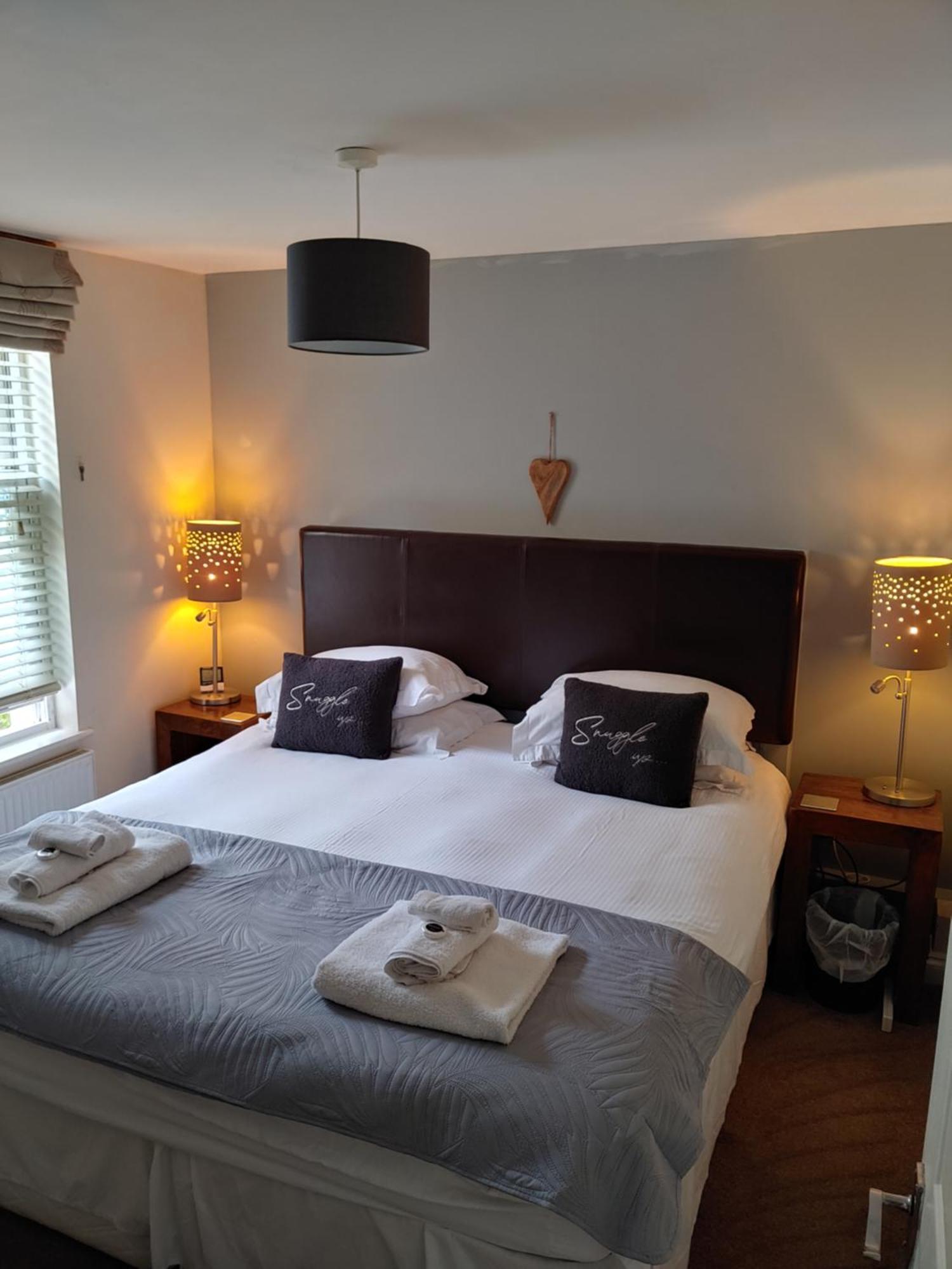 The Bath House Apartments - Free 1St Breakfast - Free Parking Habitación foto